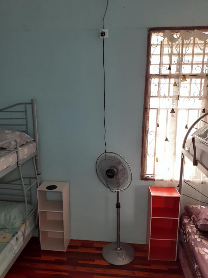 Homestay Idaman Tun Hussein - Harga Untuk 1 Rumah ,1 Bilik ,1 Bilik Air 4 Single Bed - Not Sharing Perai Exterior foto